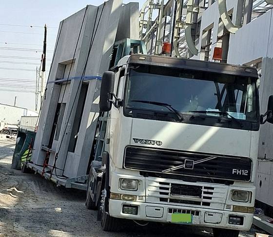 Heavy-duty A-frame trailer for transporting precast concrete elements